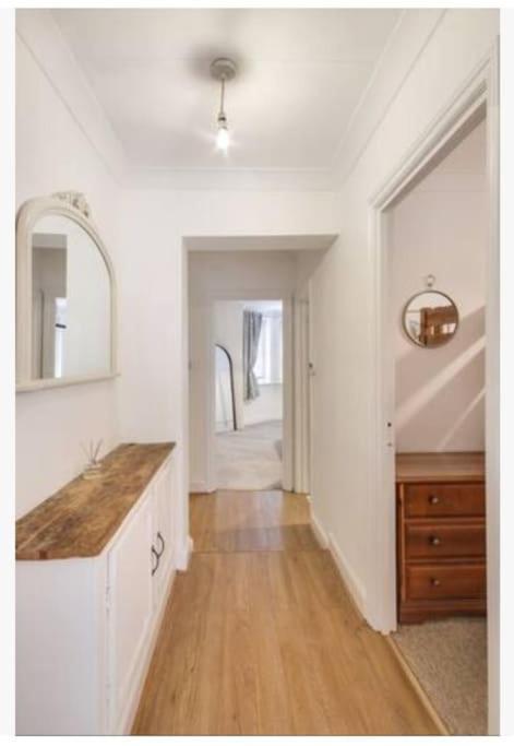 Central 2 Bedroom Garden Flat With Free Parking รอยัลทันบริดจ์เวลส์ ภายนอก รูปภาพ